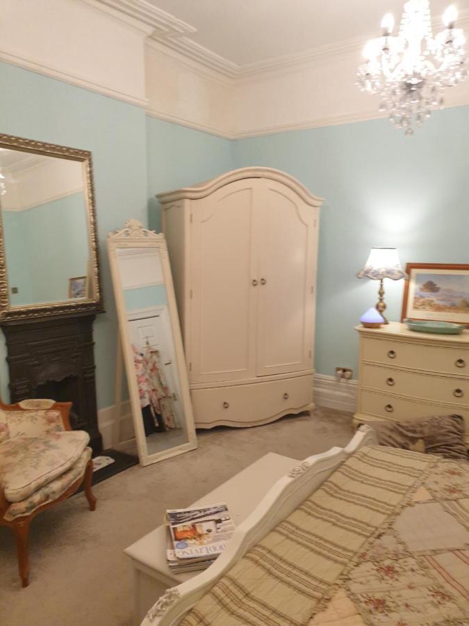 Judy'S B&B Private Home Кардифф Экстерьер фото